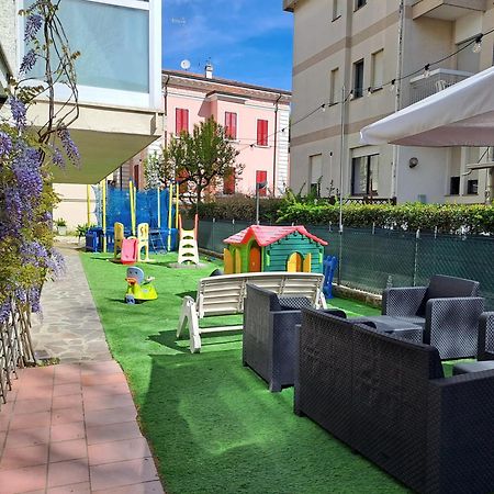 Hotel Sogno Cesenatico Buitenkant foto